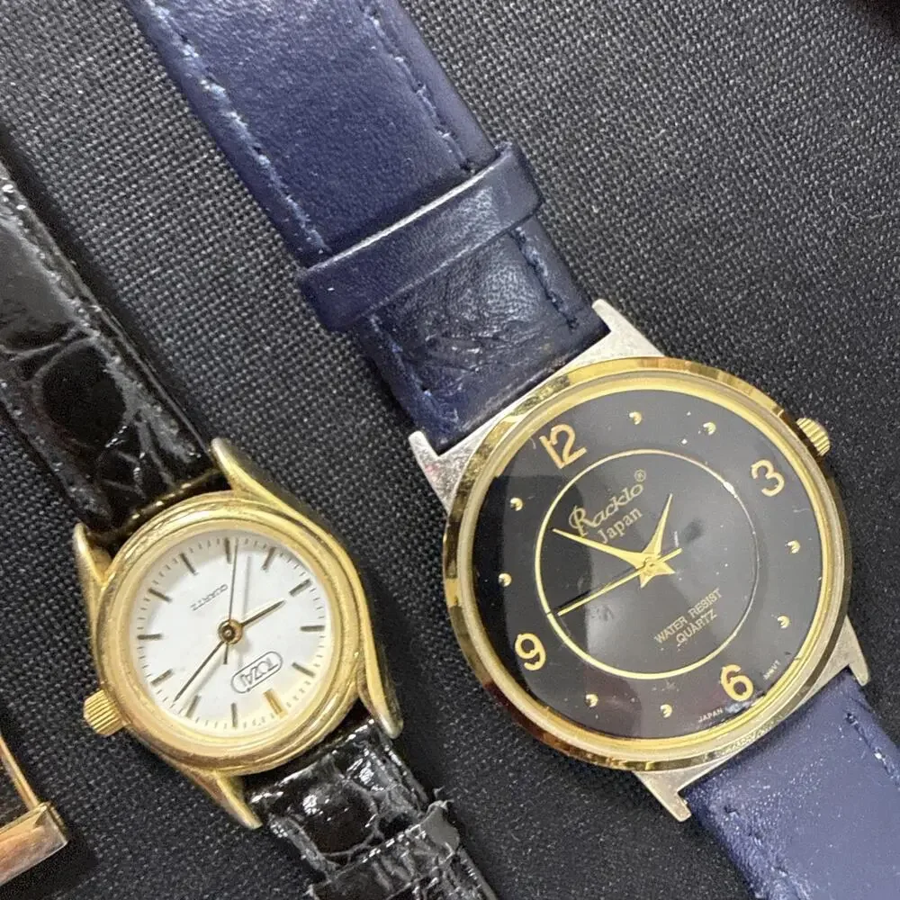 (A2) Bulk Lot Of 25 Watches Vintage And Modern Running On New Batteries!